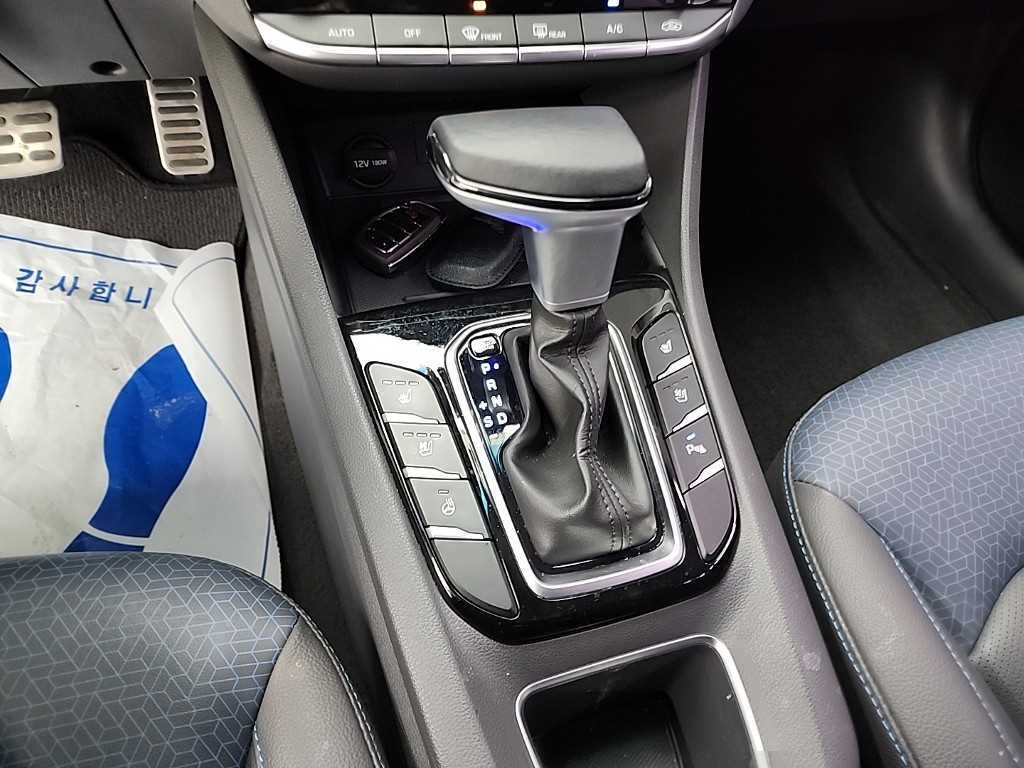 HYUNDAI Ioniq - Vista 8