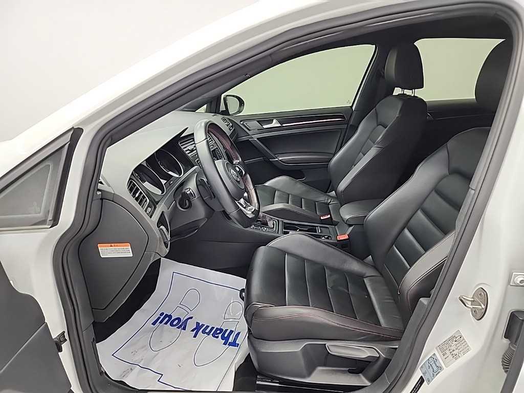 Volkswagen Golf - Vista 11