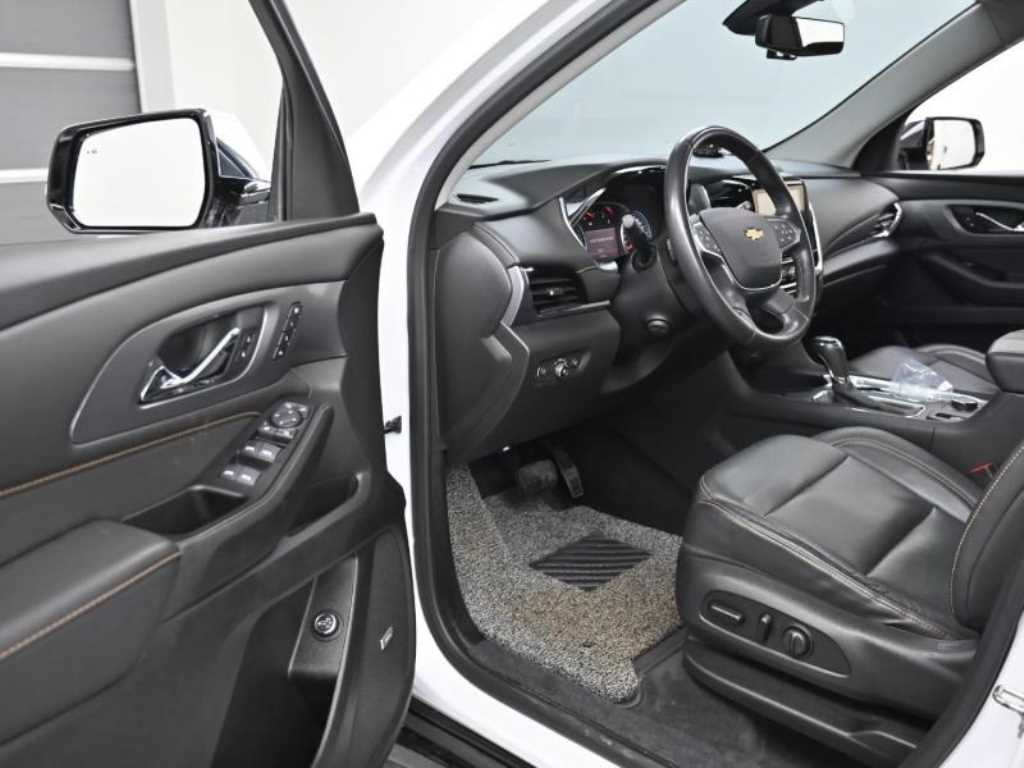 Chevrolet Travers - Vista 11