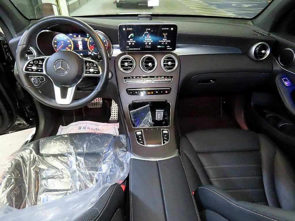 Mercedes Benz GLC Class - Vista 10