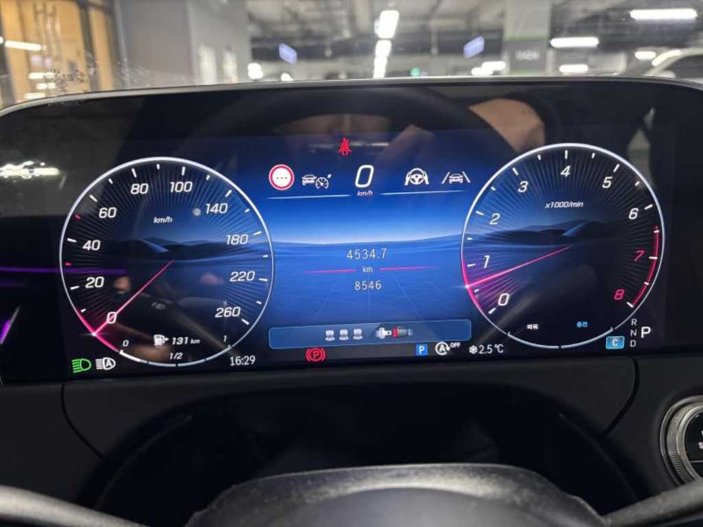 Mercedes Benz E class - Vista 8