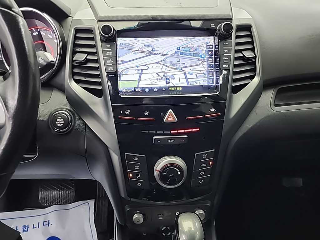 Ssangyong Tivoli - Vista 10