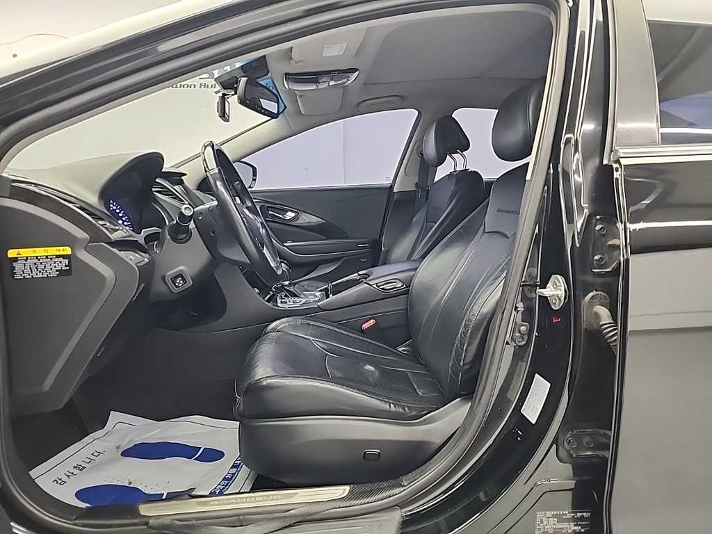 HYUNDAI Grandeur - Vista 11