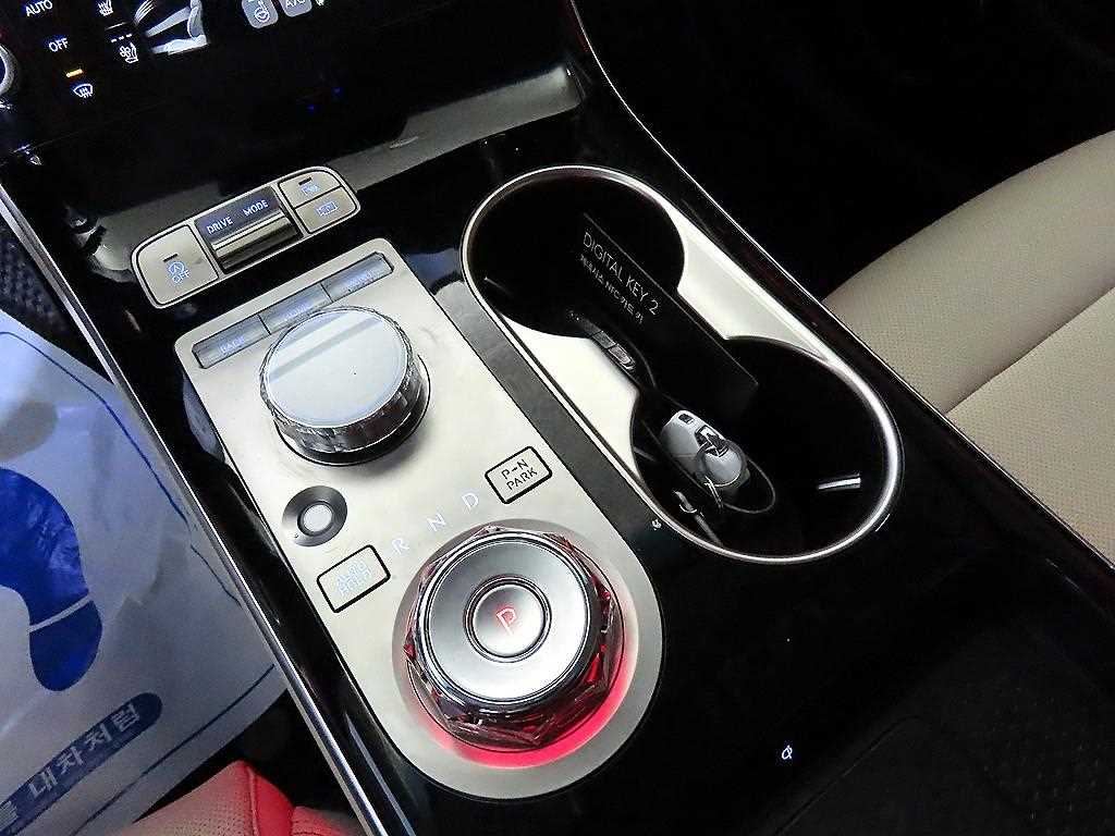 Genesis GV70 - Vista 12