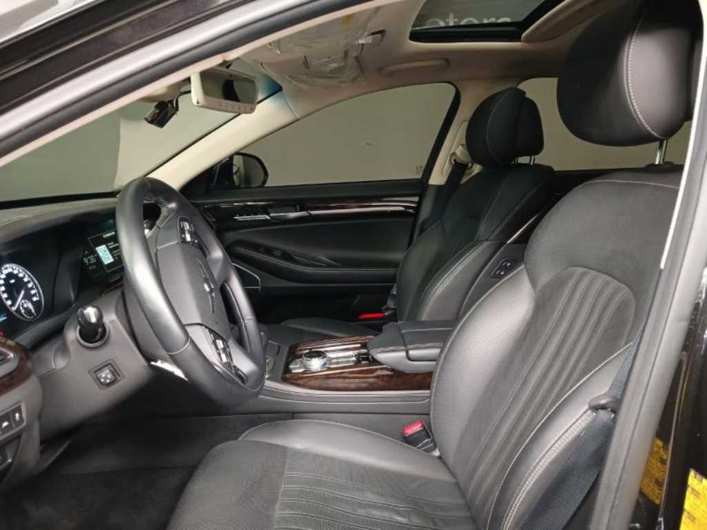 Genesis G90 - Vista 7