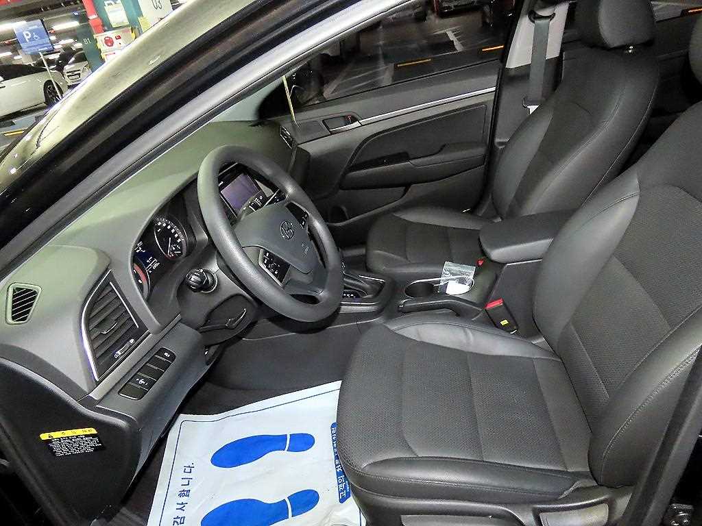 HYUNDAI Avante - Vista 6