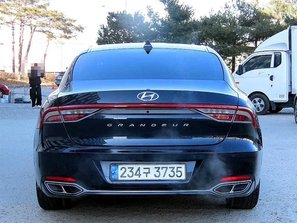 HYUNDAI Grandeur - Vista 4