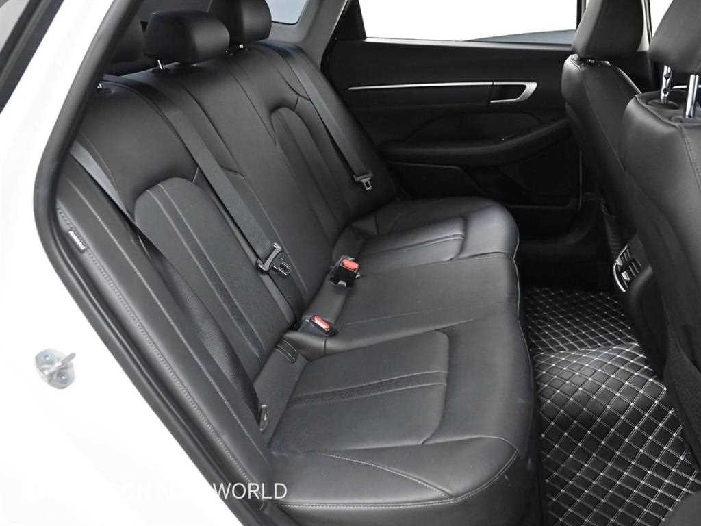 HYUNDAI Sonata - Vista 12