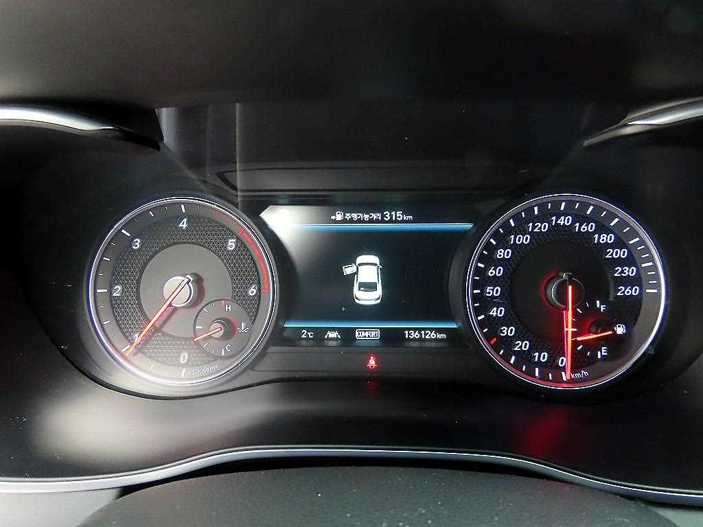 Genesis G70 - Vista 9