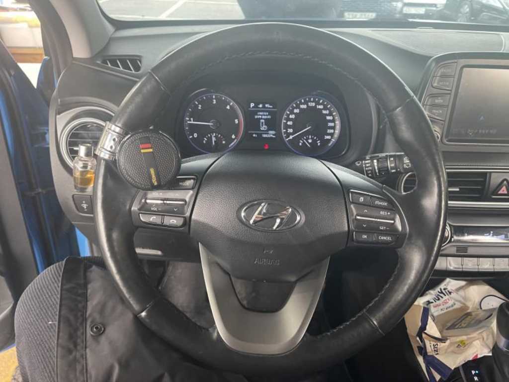 HYUNDAI Kona - Vista 6