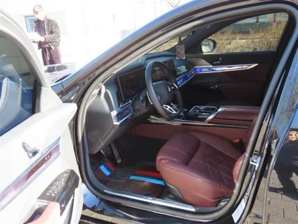 BMW 7 Series 2025 - Importación desde Corea - HF Imports Iquique - Foto 13