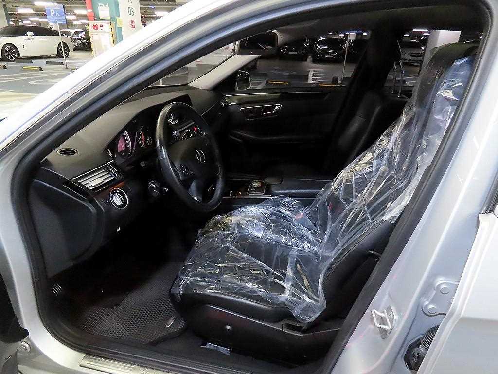 Mercedes Benz E class - Vista 6