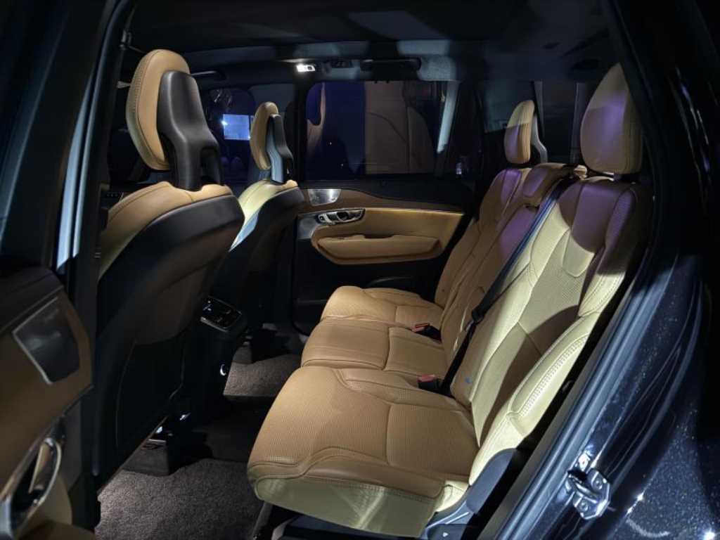 Volvo XC90 - Vista 8