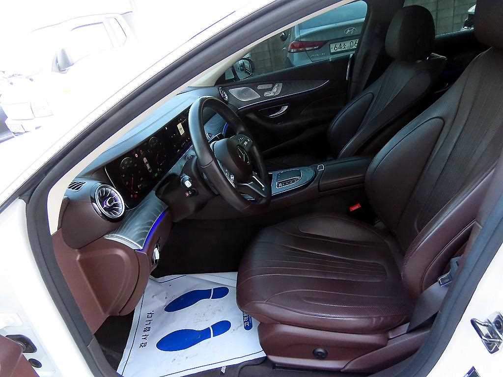 Mercedes Benz CLS Class - Vista 5