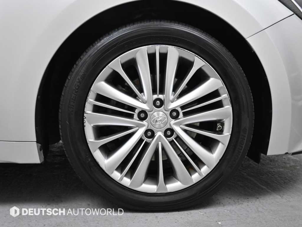 HYUNDAI Aslan - Vista 5