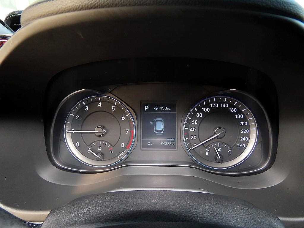 HYUNDAI Kona - Vista 9