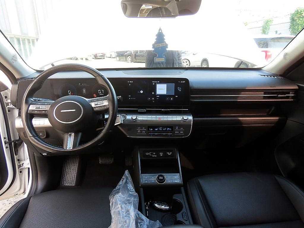 HYUNDAI Kona - Vista 7