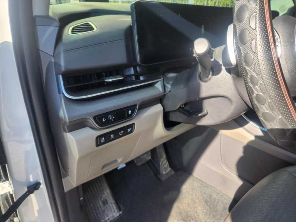 KIA Carnival - Vista 6