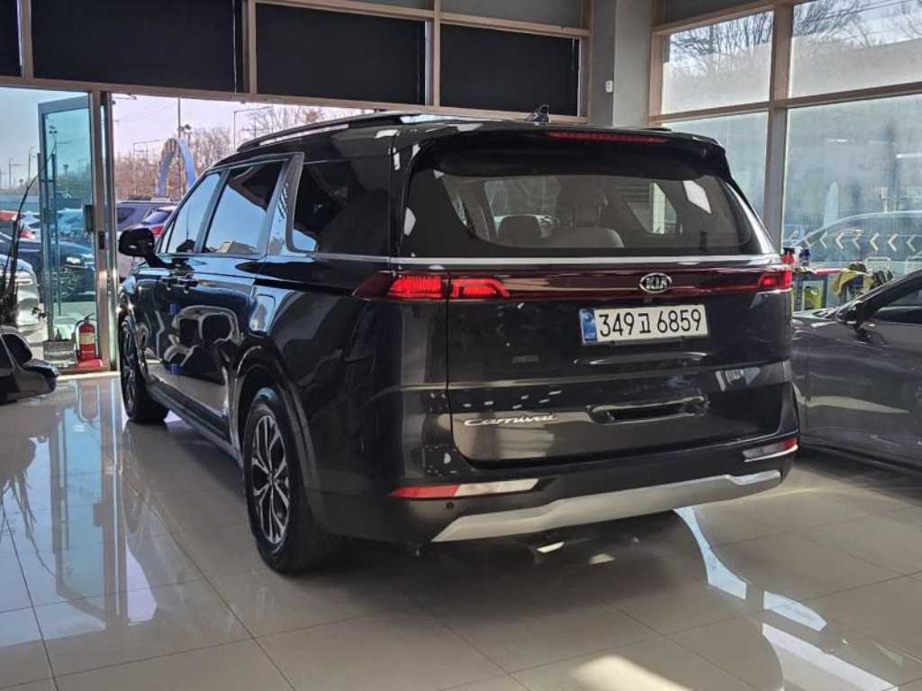 KIA Carnival - Vista 4
