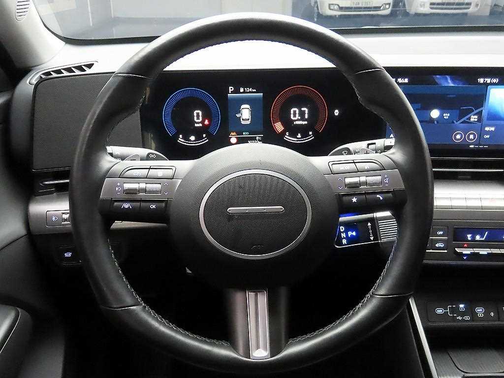 HYUNDAI Kona - Vista 7