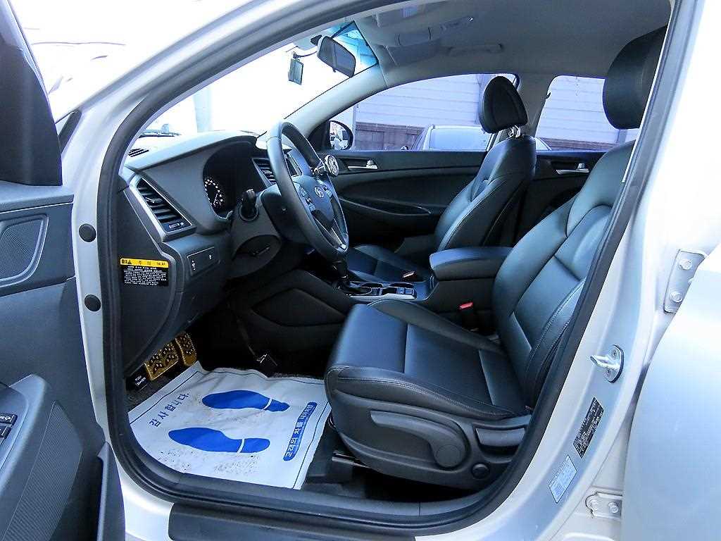 HYUNDAI Tucson - Vista 5