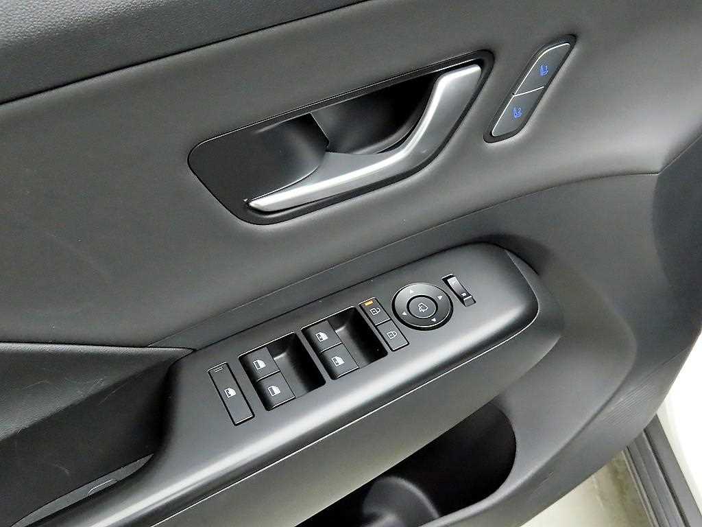 HYUNDAI Kona - Vista 11