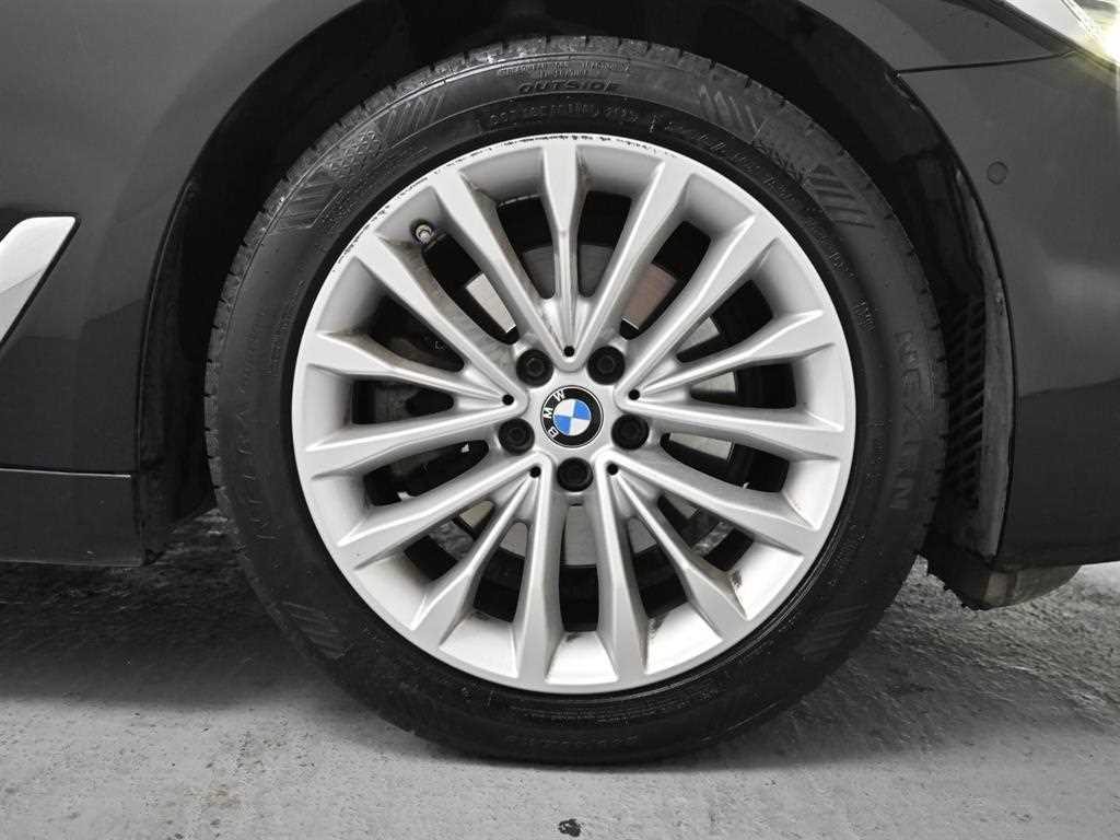 BMW 5 Series - Vista 5