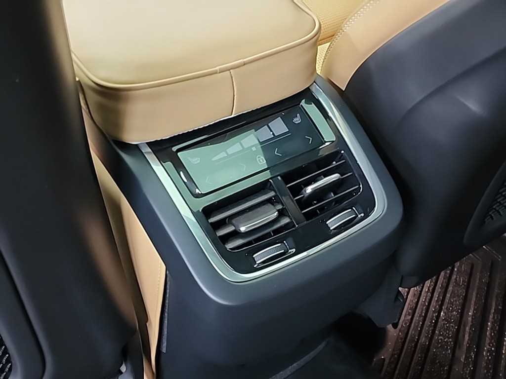 Volvo XC60 2023 Gris - Importación desde Corea - HF Imports Iquique - Foto 13