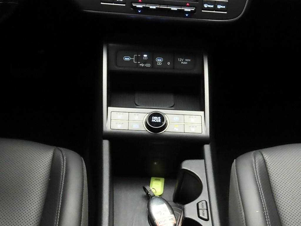 HYUNDAI Kona - Vista 10