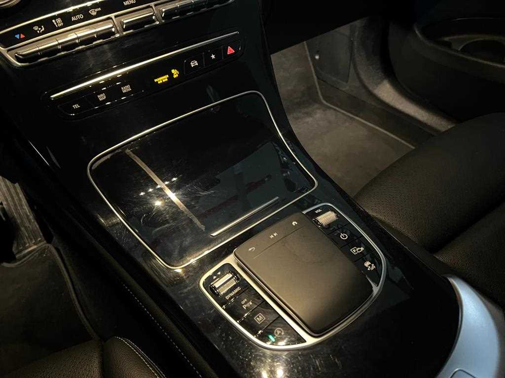 Mercedes Benz GLC Class - Vista 11