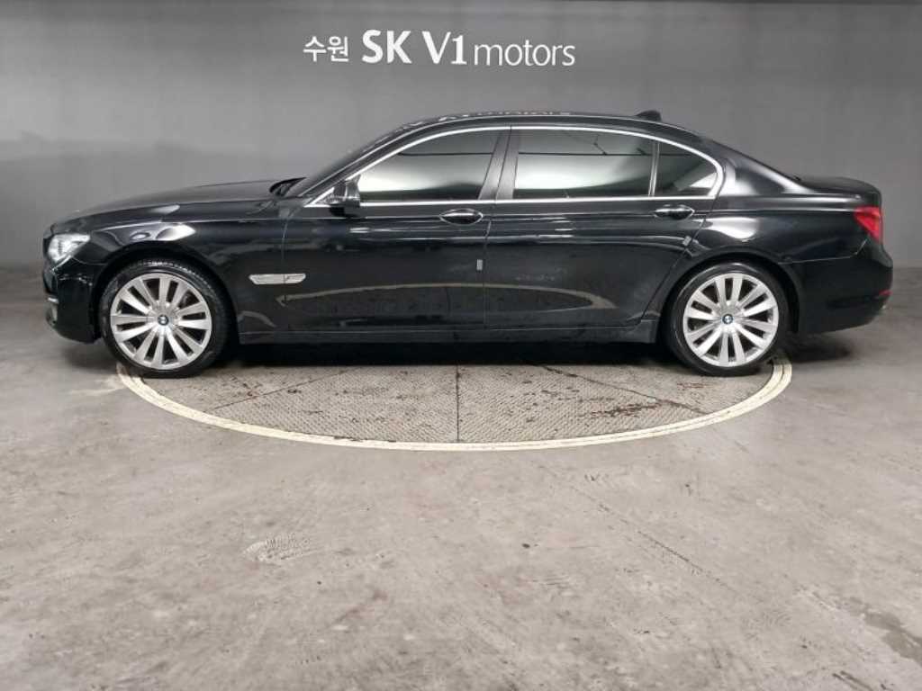 BMW 7 Series - Vista 3