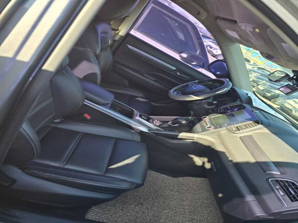 SAMSUNG QM6 - Vista 8