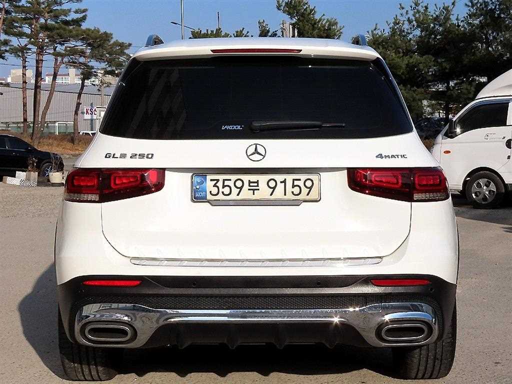 Mercedes Benz GLB Class - Vista 4