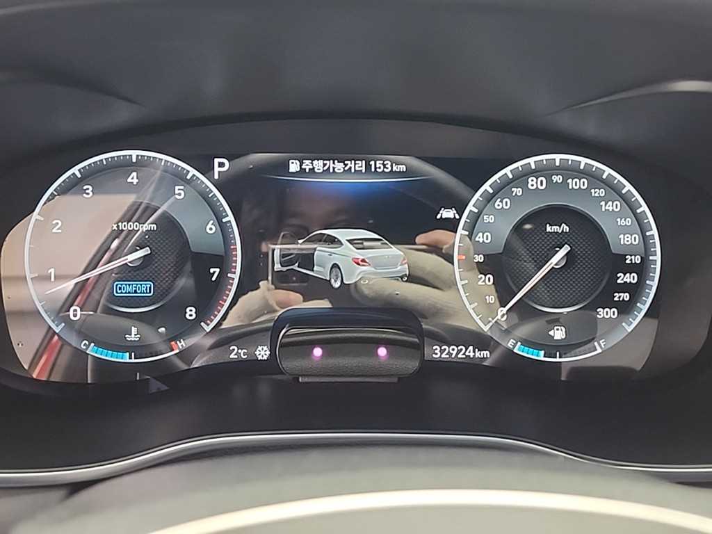 Genesis G70 - Vista 6