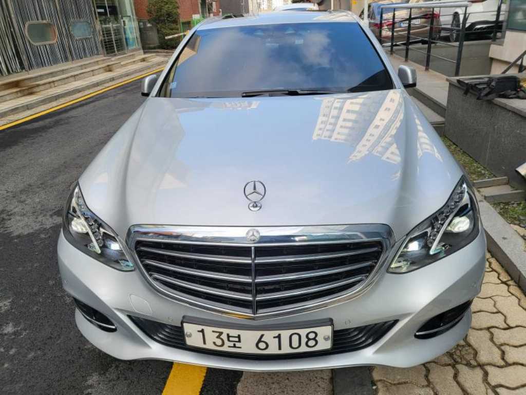 Mercedes Benz E class 2014 Plateado - Importación desde Corea - HF Imports Iquique - Foto 1