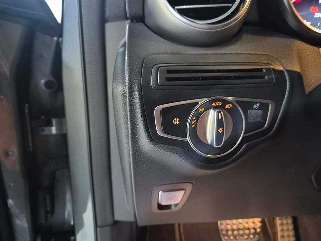 Mercedes Benz GLC Class - Vista 12