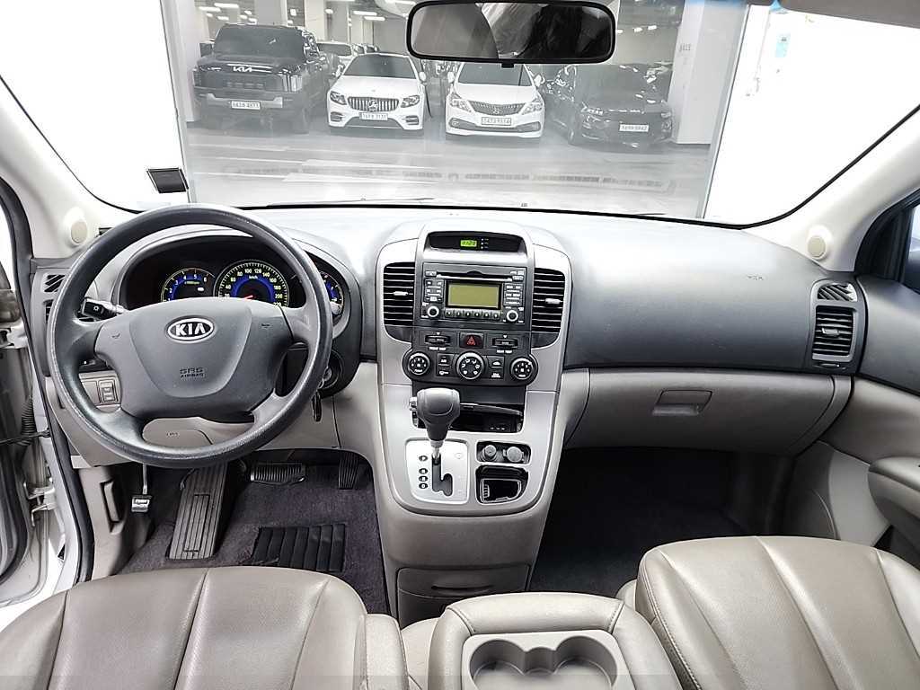 KIA Carnival - Vista 7