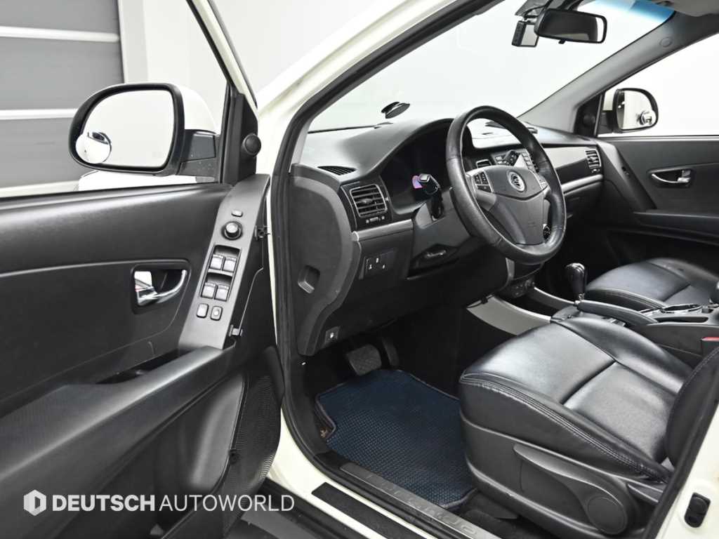 Ssangyong Korando - Vista 11