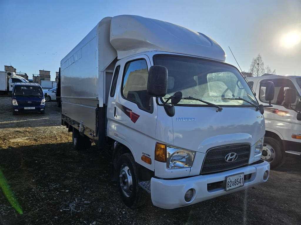 medium and large cargo truck - Vista 3