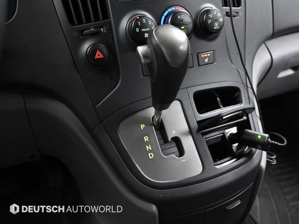 HYUNDAI Starex - Vista 9