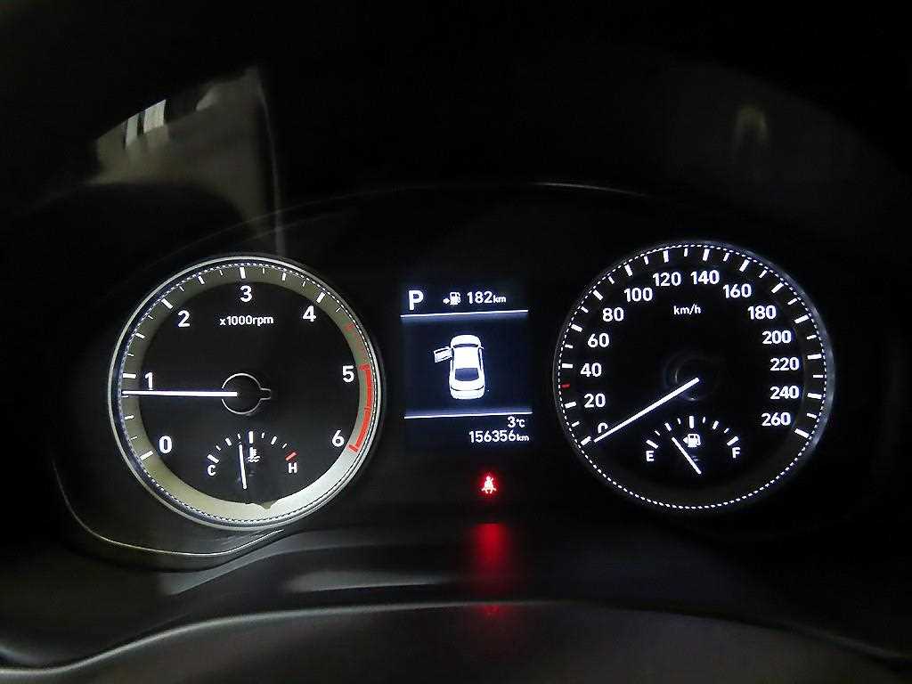 HYUNDAI Grandeur - Vista 10