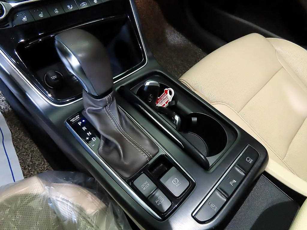 HYUNDAI Grandeur - Vista 12