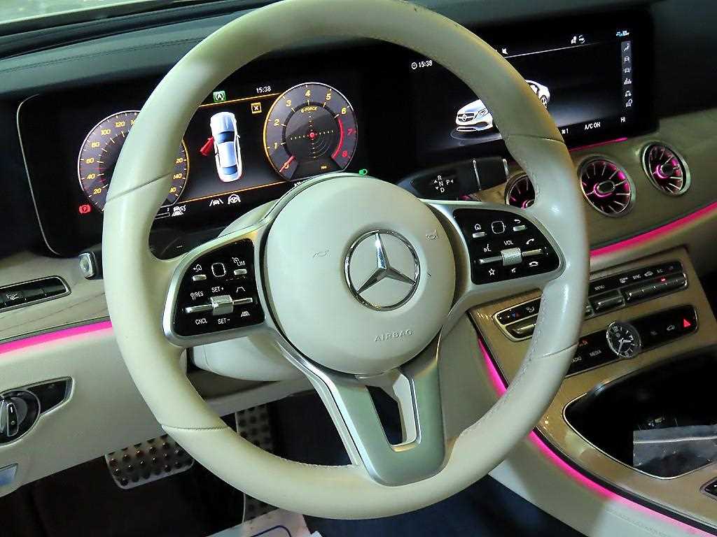 Mercedes Benz E class - Vista 8