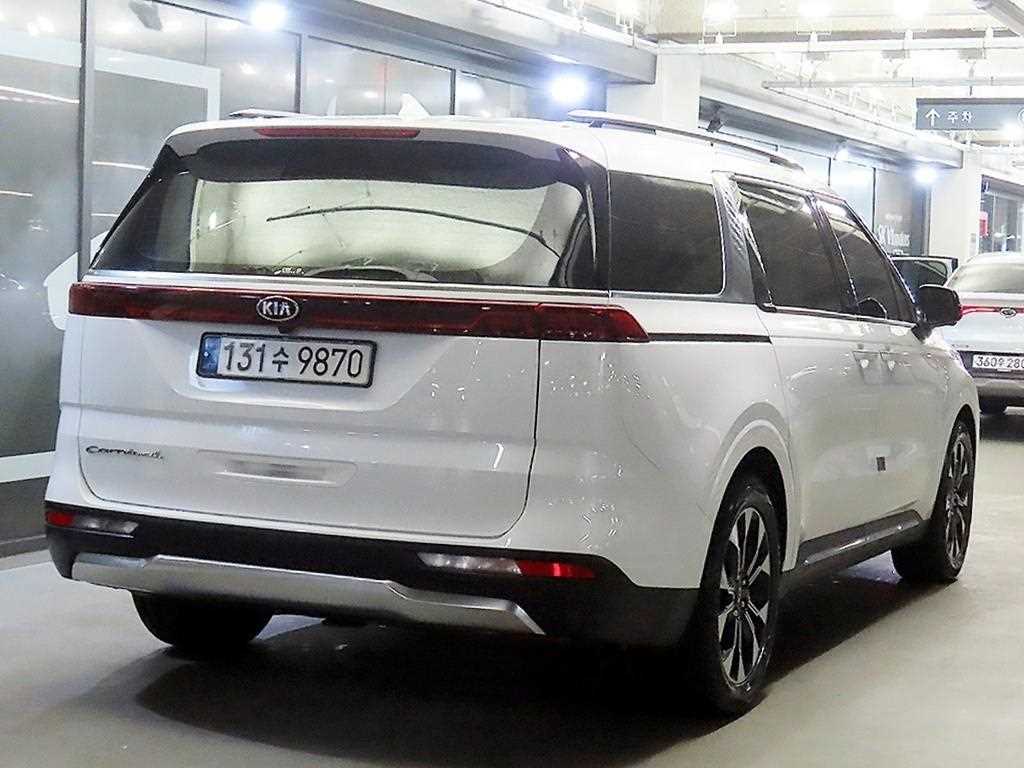 KIA Carnival - Vista 4