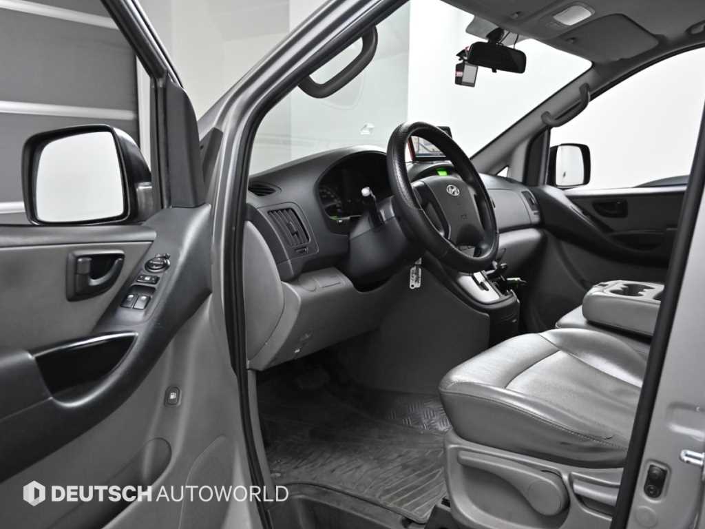 HYUNDAI Starex - Vista 11