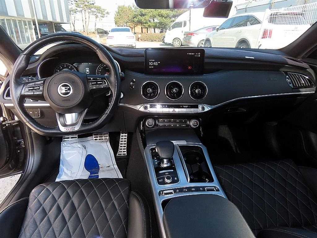 KIA Stinger - Vista 7