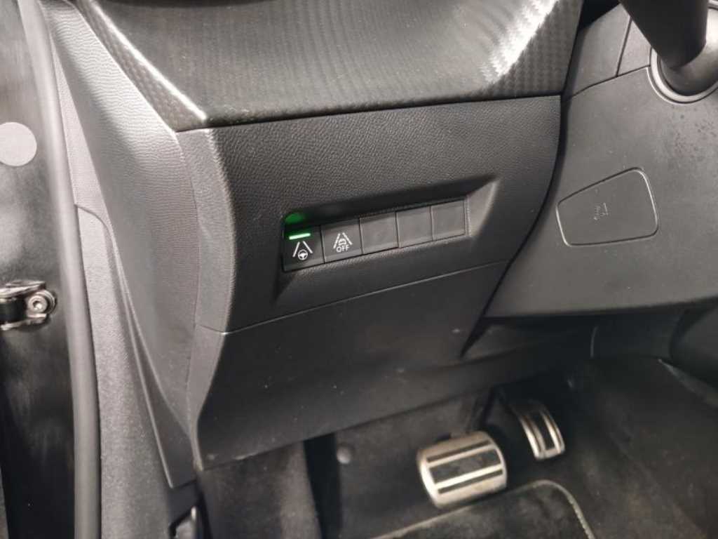 Peugeot 208 - Vista 12