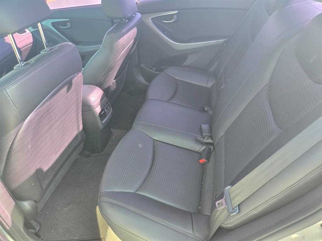 HYUNDAI Avante - Vista 6