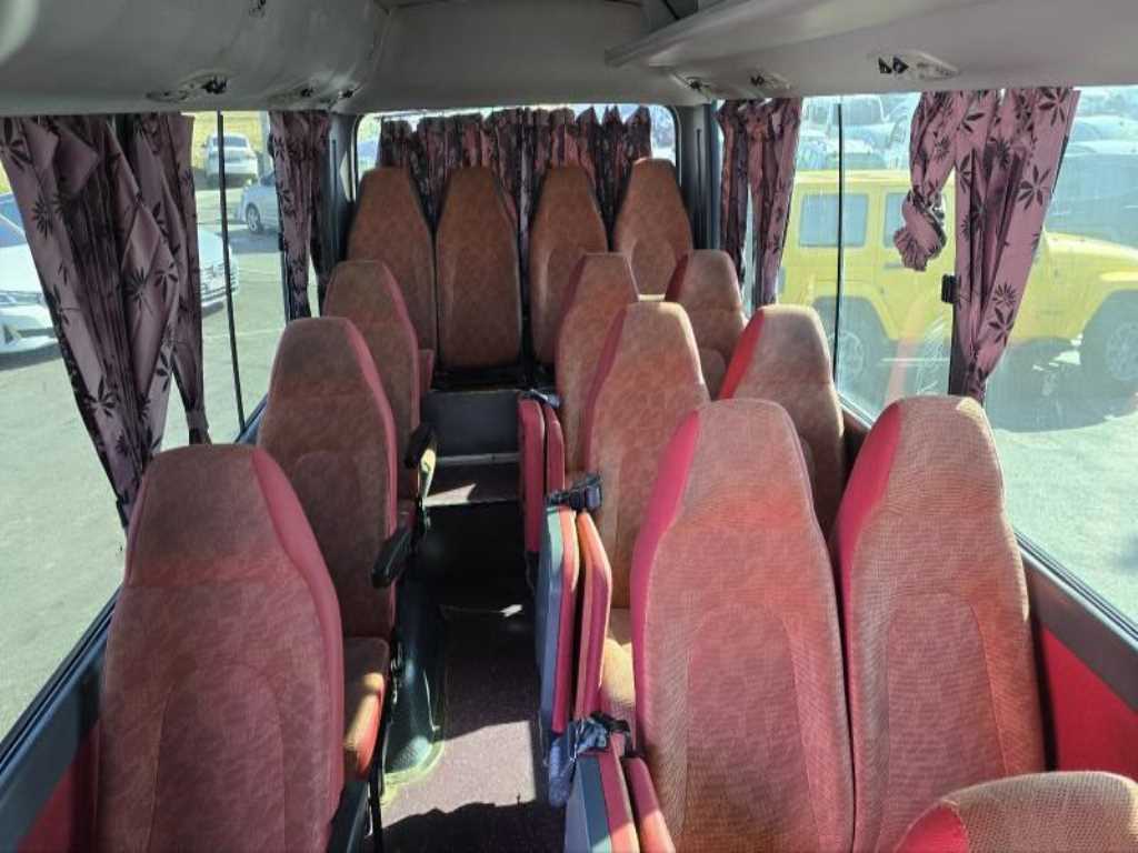 medium and large bus Hyundai bus - Vista 6