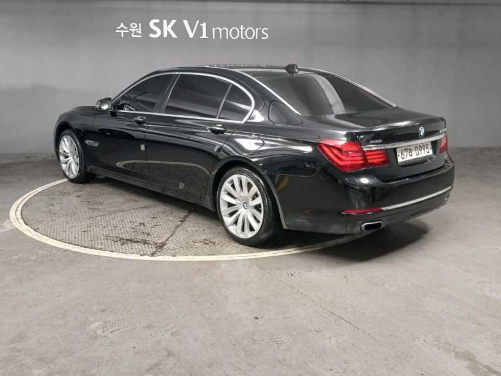 BMW 7 Series - Vista 4